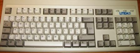 Liteon AT & PS/2 Portuguese Keyboard - (Beige)